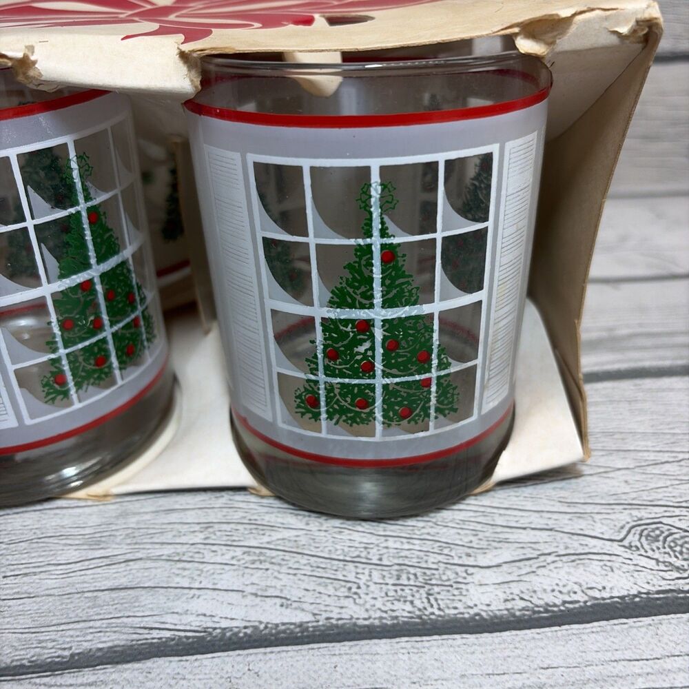 Vintage Set Of 4 WAECHTERSBACH Christmas Tree in Window Old Fashioned Glasses